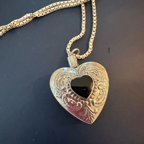 Vintage Silver tone Heart Bottle necklace - Picture 3 of 6